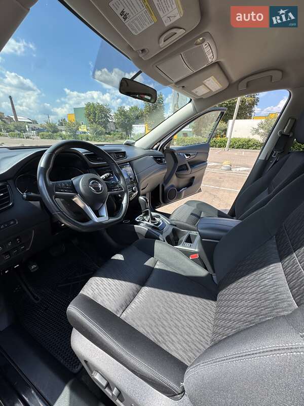 Внедорожник / Кроссовер Nissan Rogue 2017 в Житомире