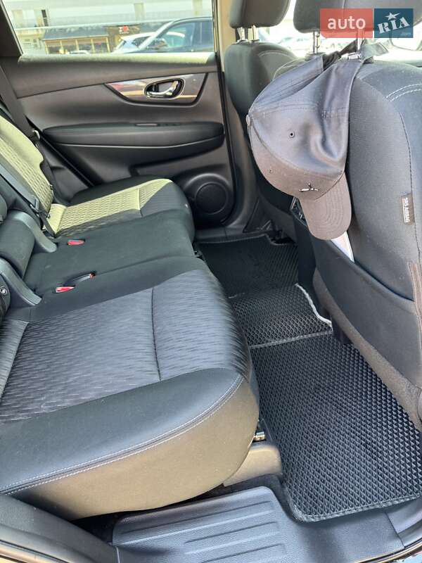 Внедорожник / Кроссовер Nissan Rogue 2017 в Житомире