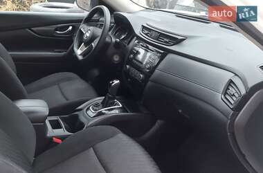 Позашляховик / Кросовер Nissan Rogue 2017 в 