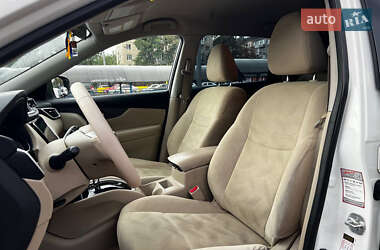 Внедорожник / Кроссовер Nissan Rogue 2014 в 