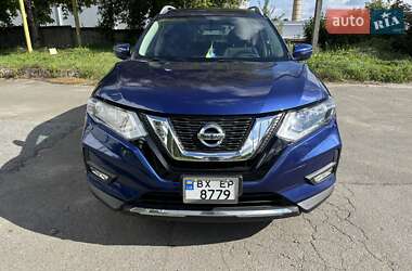 Внедорожник / Кроссовер Nissan Rogue 2017 в Хмельницком