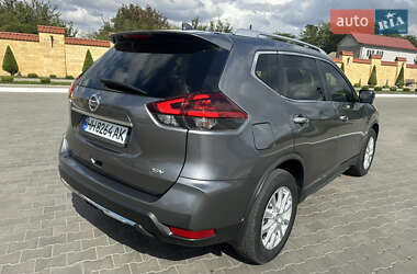 Внедорожник / Кроссовер Nissan Rogue 2018 в 