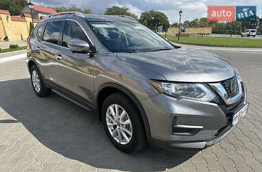 Внедорожник / Кроссовер Nissan Rogue 2018 в 