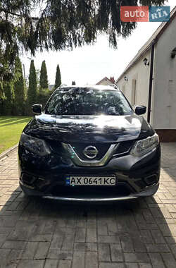Внедорожник / Кроссовер Nissan Rogue 2016 в Полтаве
