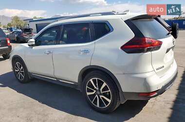 Внедорожник / Кроссовер Nissan Rogue 2019 в 