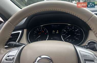 Внедорожник / Кроссовер Nissan Rogue 2014 в 