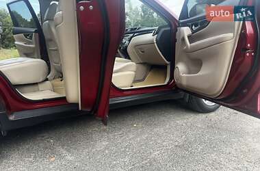 Внедорожник / Кроссовер Nissan Rogue 2014 в 