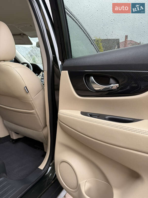 Внедорожник / Кроссовер Nissan Rogue 2018 в Яворове