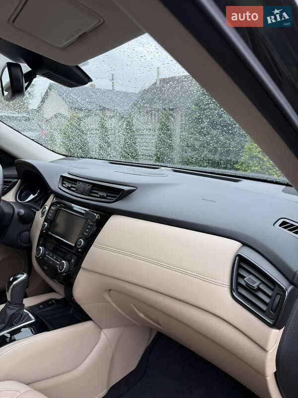 Внедорожник / Кроссовер Nissan Rogue 2018 в Яворове