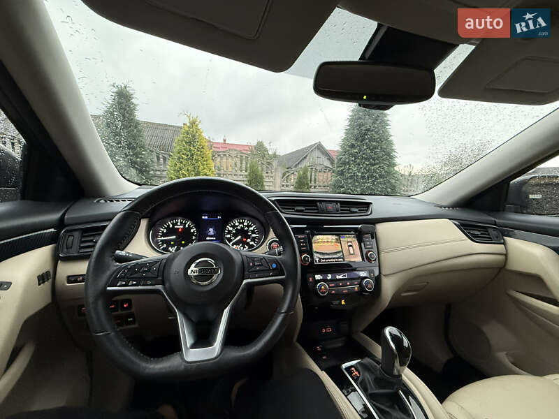 Внедорожник / Кроссовер Nissan Rogue 2018 в Яворове