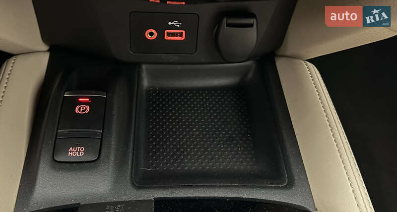 Внедорожник / Кроссовер Nissan Rogue 2018 в Яворове