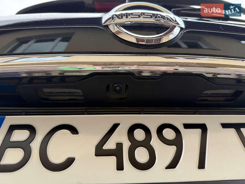 Внедорожник / Кроссовер Nissan Rogue 2018 в Яворове