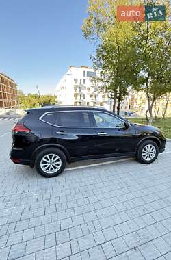Внедорожник / Кроссовер Nissan Rogue 2018 в 