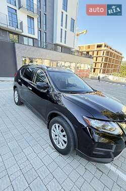 Внедорожник / Кроссовер Nissan Rogue 2018 в 
