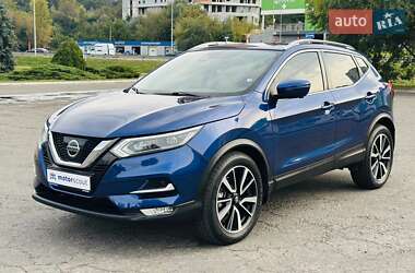 Внедорожник / Кроссовер Nissan Rogue 2017 в Киеве