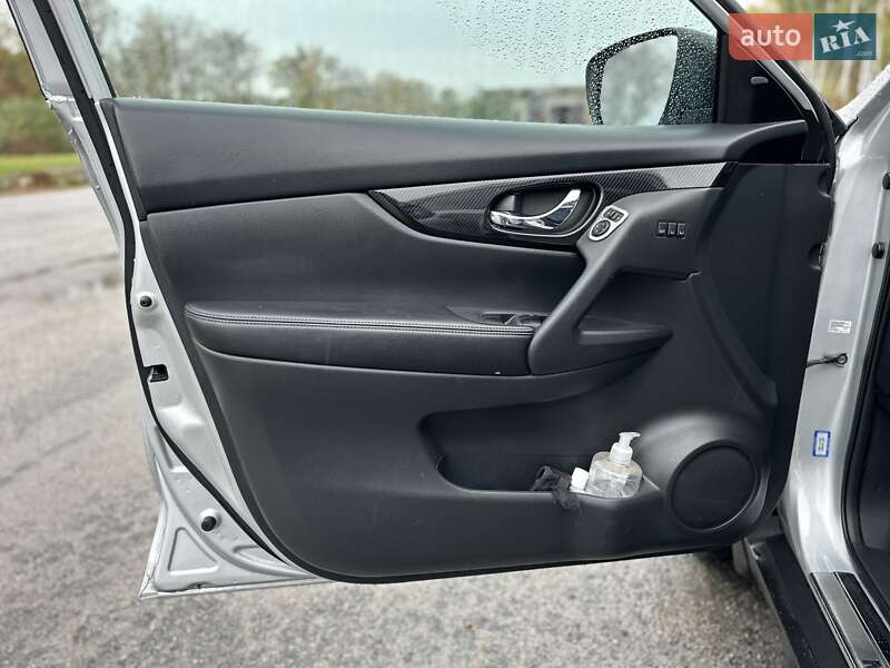 Внедорожник / Кроссовер Nissan Rogue 2017 в Броварах