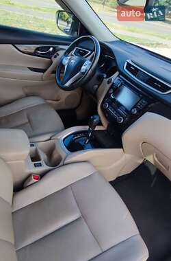 Внедорожник / Кроссовер Nissan Rogue 2015 в 