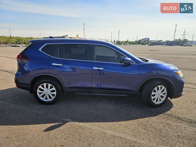 Внедорожник / Кроссовер Nissan Rogue 2018 в Ужгороде