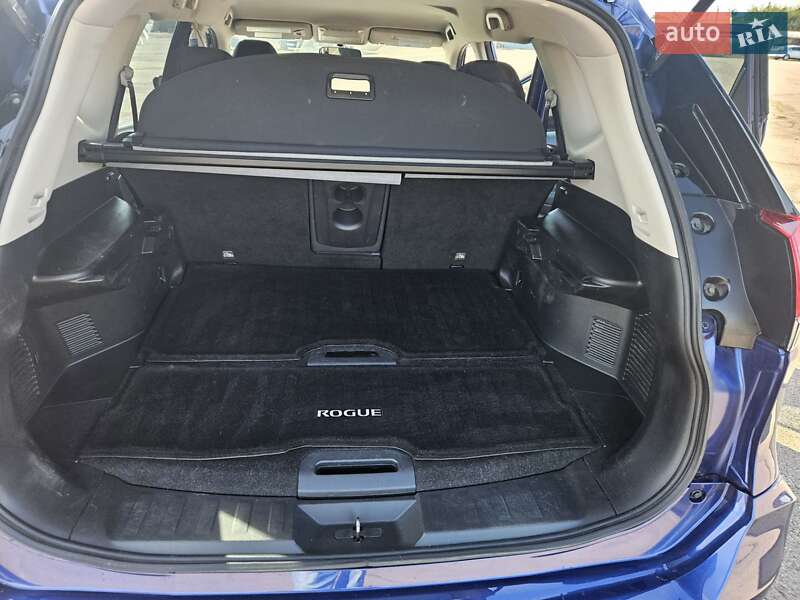 Внедорожник / Кроссовер Nissan Rogue 2018 в Ужгороде