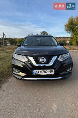 Внедорожник / Кроссовер Nissan Rogue 2017 в 