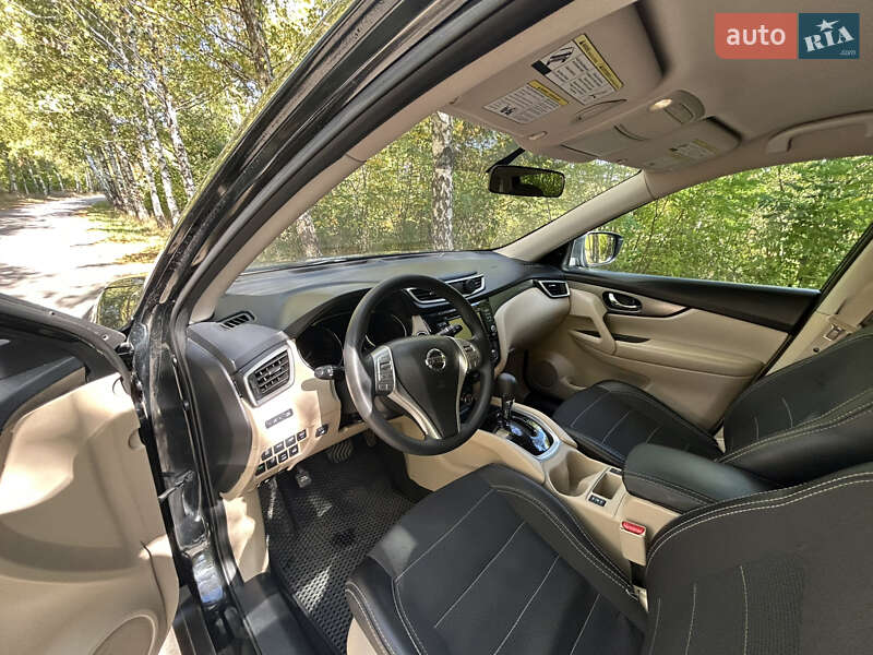 Внедорожник / Кроссовер Nissan Rogue 2016 в Лубнах