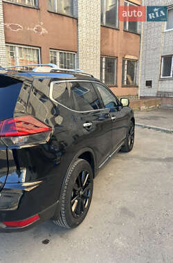 Внедорожник / Кроссовер Nissan Rogue 2020 в 