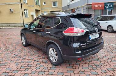 Внедорожник / Кроссовер Nissan Rogue 2015 в Ивано-Франковске