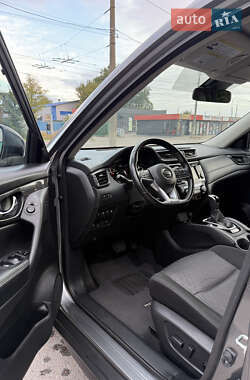Внедорожник / Кроссовер Nissan Rogue 2019 в 