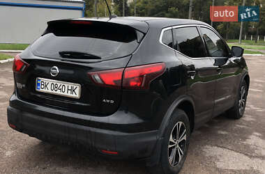 Внедорожник / Кроссовер Nissan Rogue 2018 в 