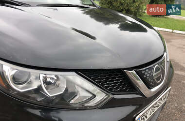 Внедорожник / Кроссовер Nissan Rogue 2018 в 