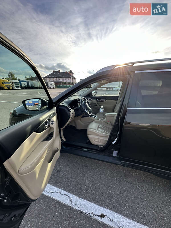 Внедорожник / Кроссовер Nissan Rogue 2015 в Львове