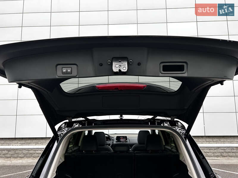 Внедорожник / Кроссовер Nissan Rogue 2023 в Броварах