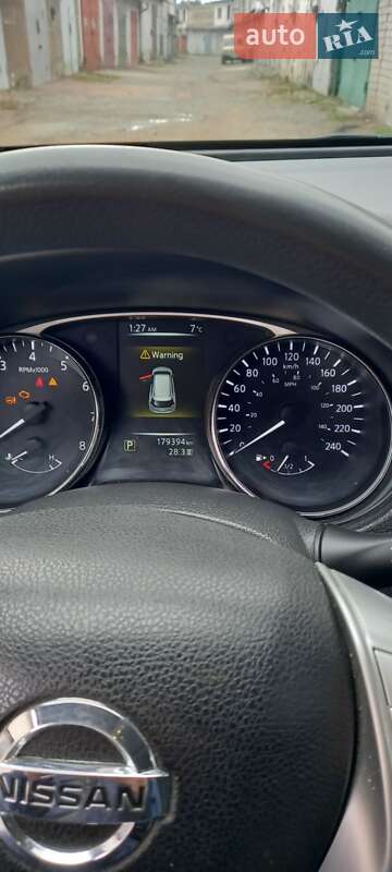 Внедорожник / Кроссовер Nissan Rogue 2014 в Житомире