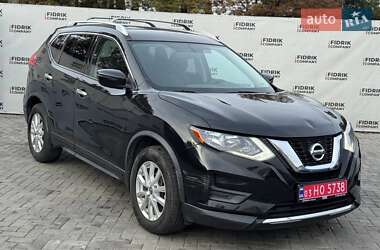 Позашляховик / Кросовер Nissan Rogue 2016 в Луцьку