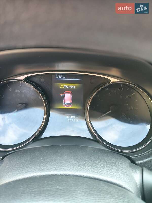 Внедорожник / Кроссовер Nissan Rogue 2015 в Днепре