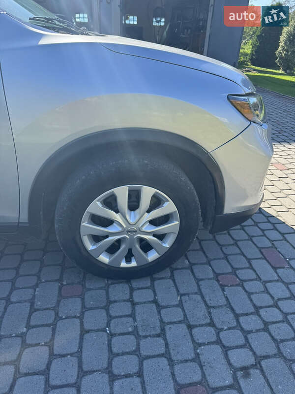 Внедорожник / Кроссовер Nissan Rogue 2016 в Львове