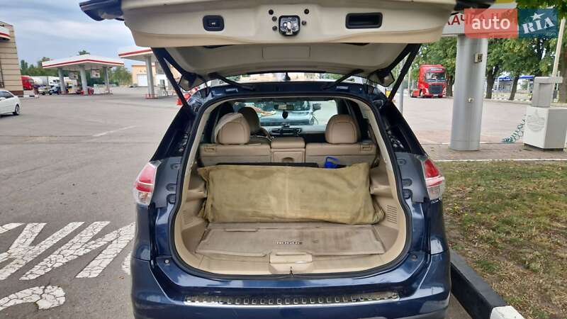 Внедорожник / Кроссовер Nissan Rogue 2014 в Харькове