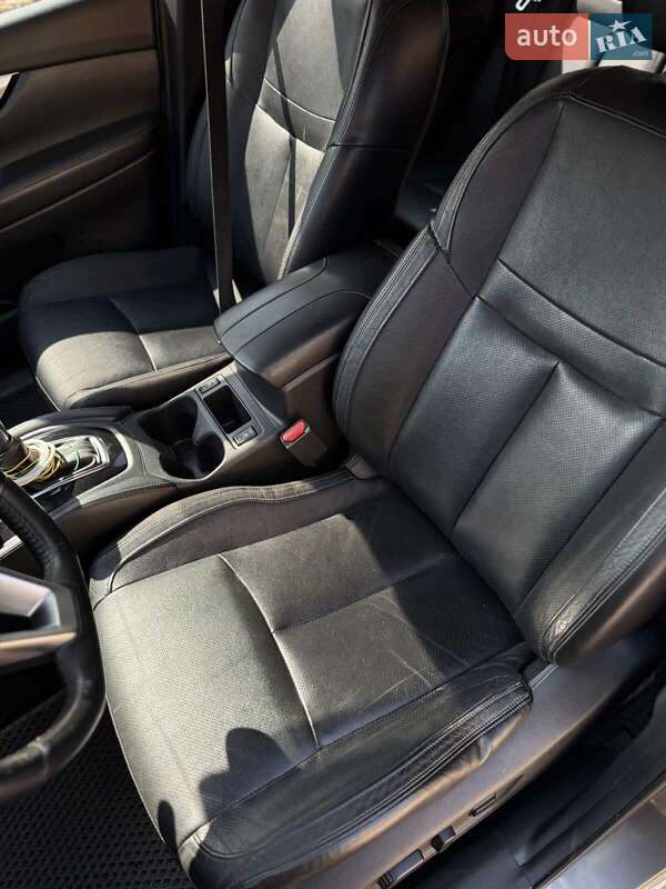 Позашляховик / Кросовер Nissan Rogue 2018 в Києві