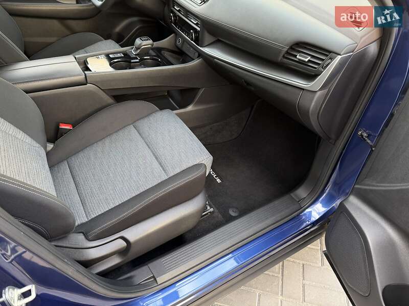 Позашляховик / Кросовер Nissan Rogue 2023 в Дніпрі