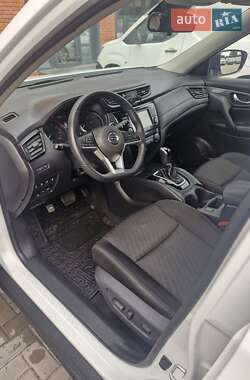Внедорожник / Кроссовер Nissan Rogue 2020 в 