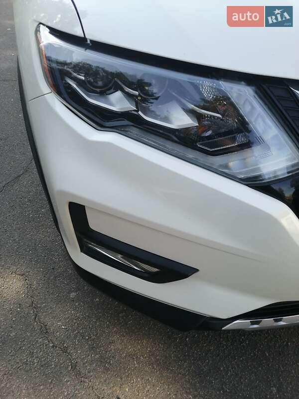 Позашляховик / Кросовер Nissan Rogue 2017 в Горішніх Плавнях