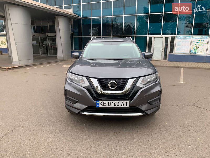 Позашляховик / Кросовер Nissan Rogue 2017 в Кривому Розі
