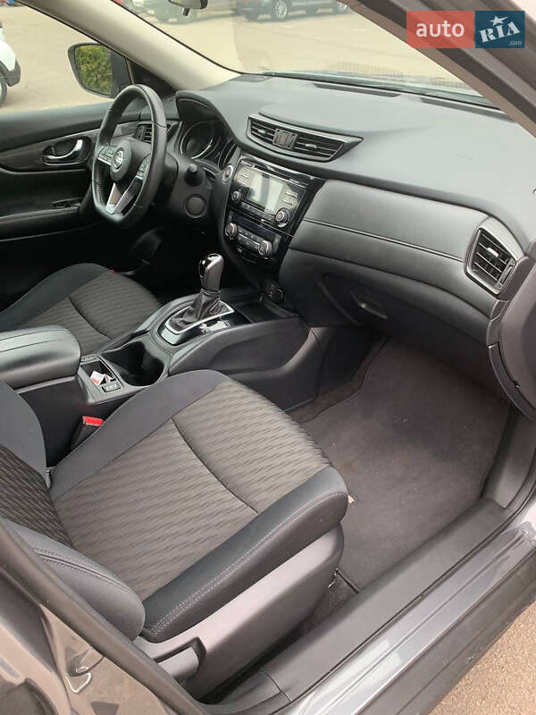 Позашляховик / Кросовер Nissan Rogue 2017 в Кривому Розі