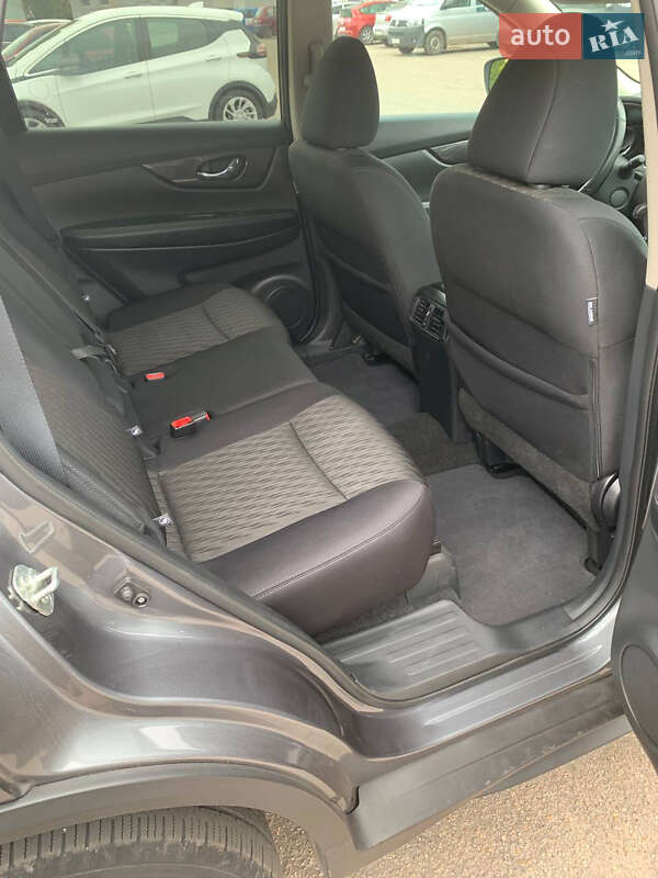 Позашляховик / Кросовер Nissan Rogue 2017 в Кривому Розі