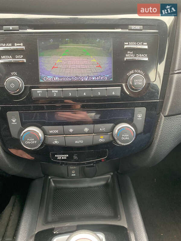 Позашляховик / Кросовер Nissan Rogue 2017 в Кривому Розі