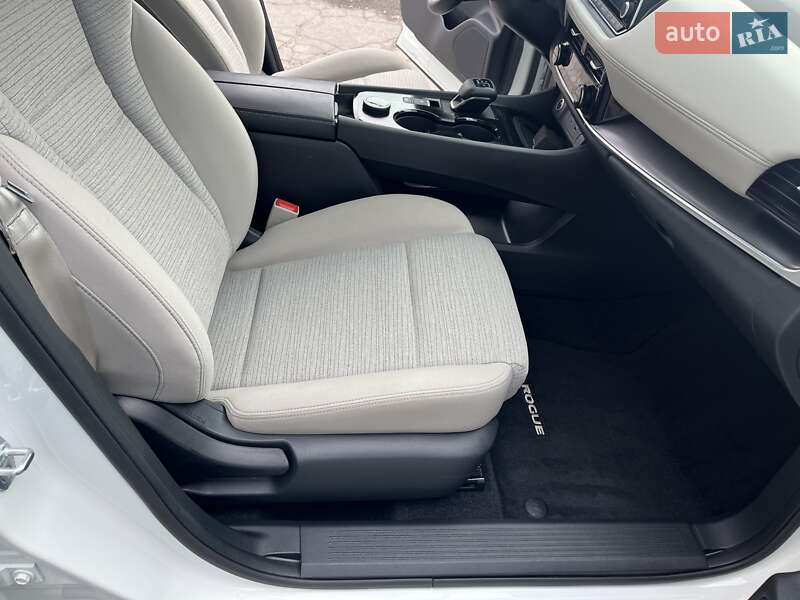 Внедорожник / Кроссовер Nissan Rogue 2021 в Черкассах