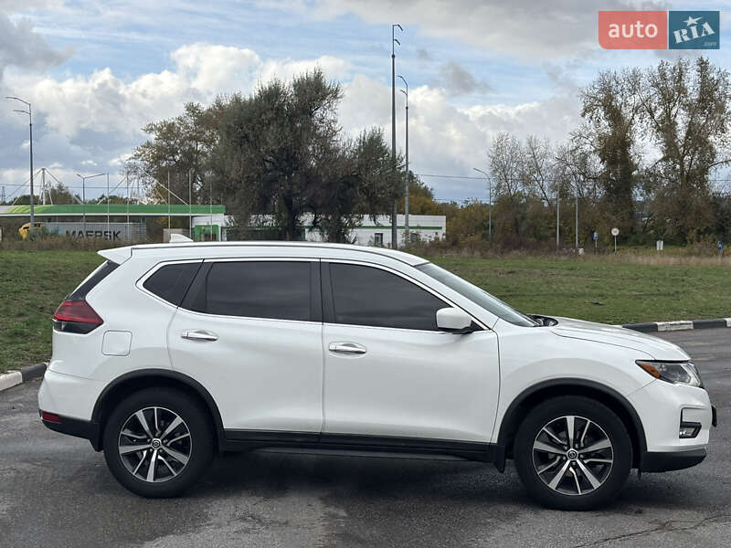 Внедорожник / Кроссовер Nissan Rogue 2018 в Киеве