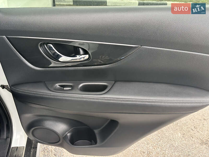 Внедорожник / Кроссовер Nissan Rogue 2018 в Киеве