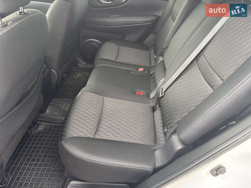 Внедорожник / Кроссовер Nissan Rogue 2018 в Киеве