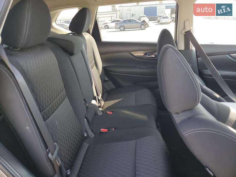 Внедорожник / Кроссовер Nissan Rogue 2016 в Днепре